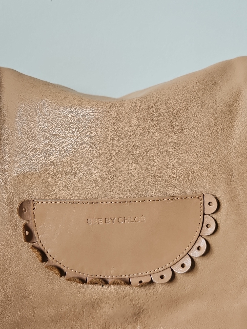 SEE BY CHLOE: Medium Scalloped Logo Bow Strap Leather Crossbody - Picture 2 of 8